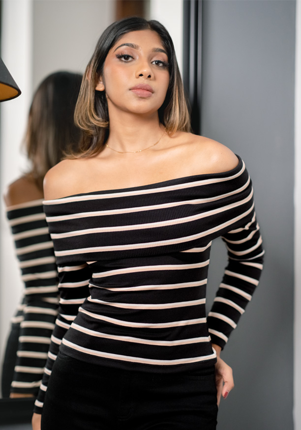 FITTED OFF SHOULDER BLACK STRIPE TOP 